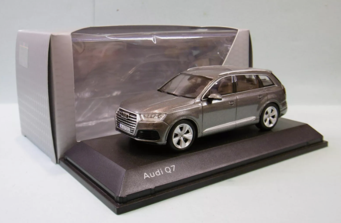 Audi Q7 - Audi